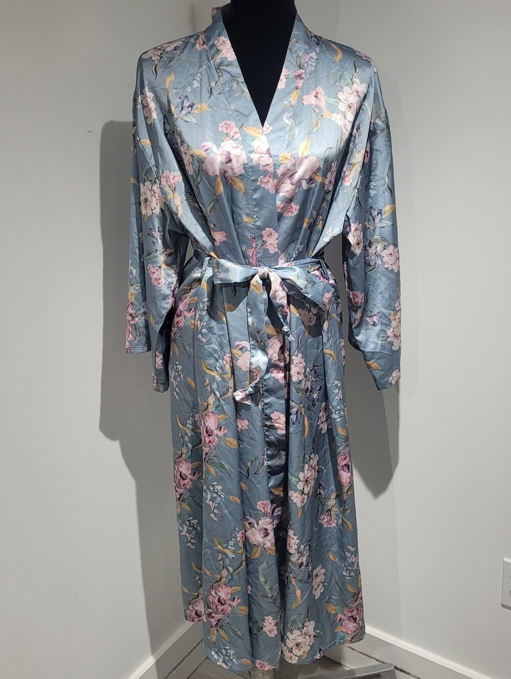 Anko Sleep Women's Floral Satin Long Belted Kimono Style Robe 14/16 Blue Pink